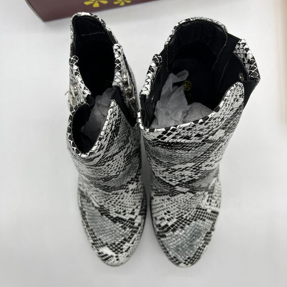 Forever Faux Leather Chunky Heeled Boots Womens Size 8.5 Snake Gray Color Bootie - Picture 8 of 11